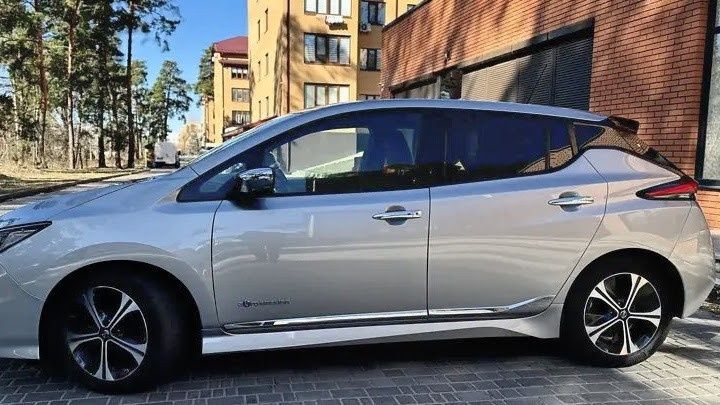 Продам nissan leaf N-Connecta