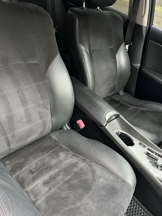 Продам Тойоту Авенсіс 2.0 АВТОМАТ не фарбована