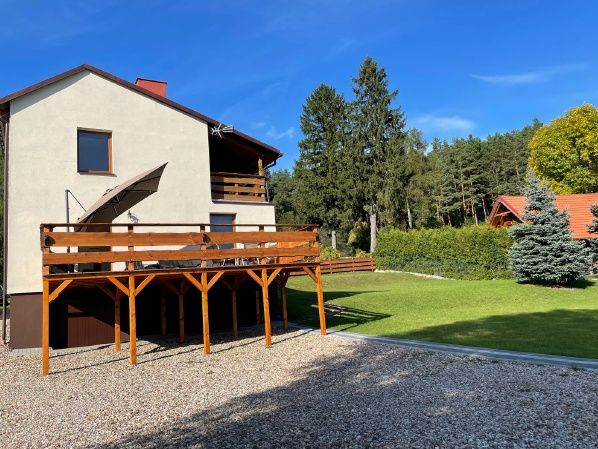 Rentyny Place4You. Dom nad jeziorem z prywatną plażą i balią. WAKACJE