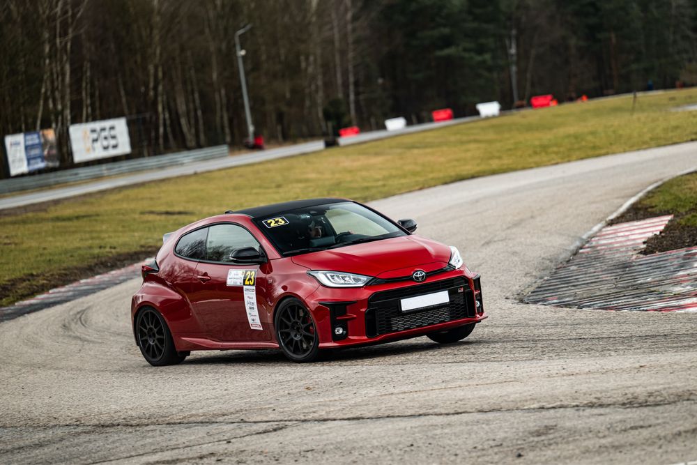 Toyota GR Yaris- Wynajem na tor Track Day Super Oes Kielce Łódź Modlin