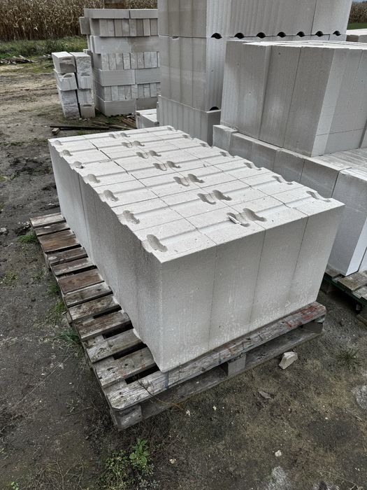 Pustak bloczek Solbet 24x24x59