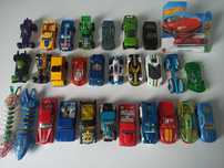 HOT WHEELS zestaw samochodzików + gratis