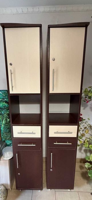 Продам два пинала для салона красоты