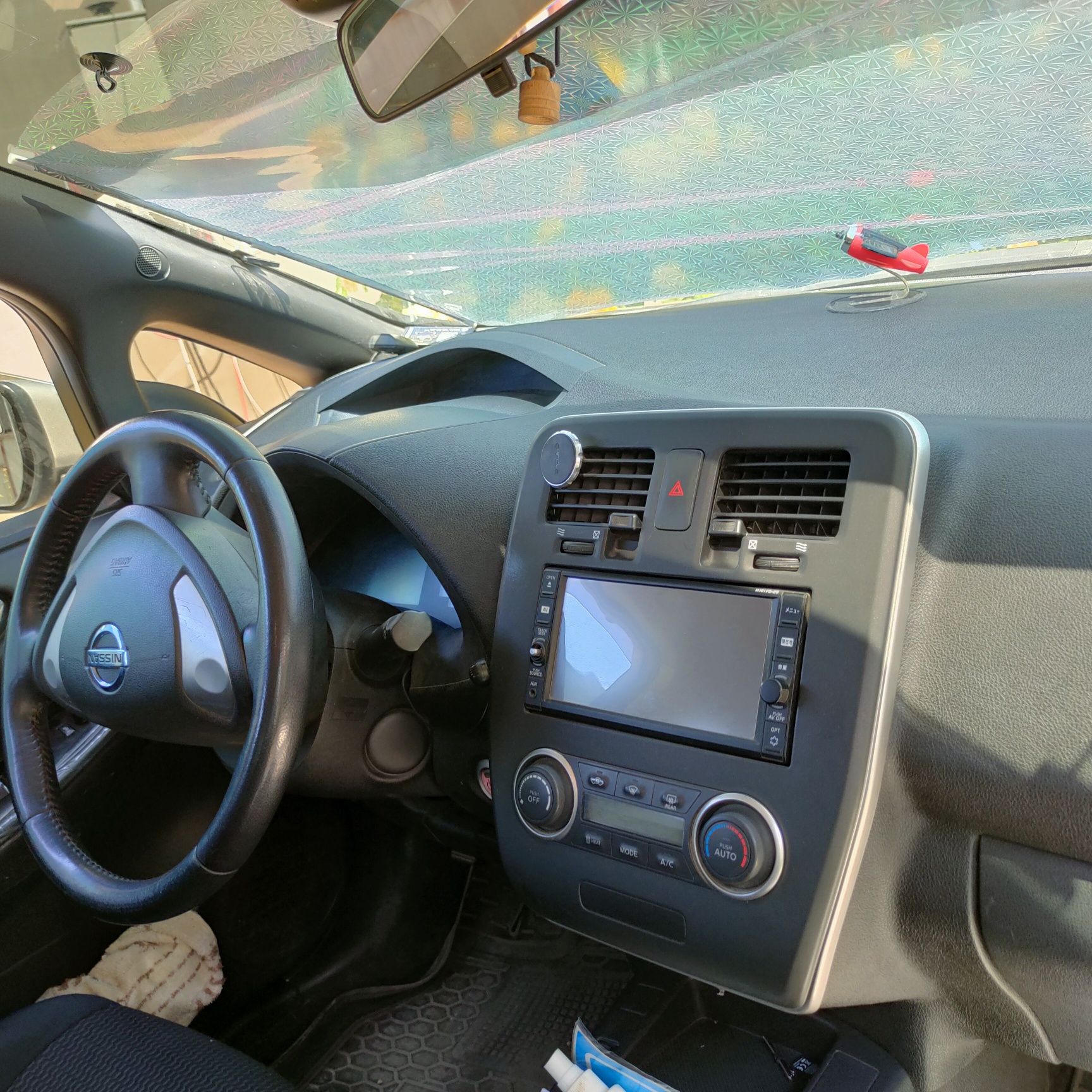 Продается nissan leaf 2017