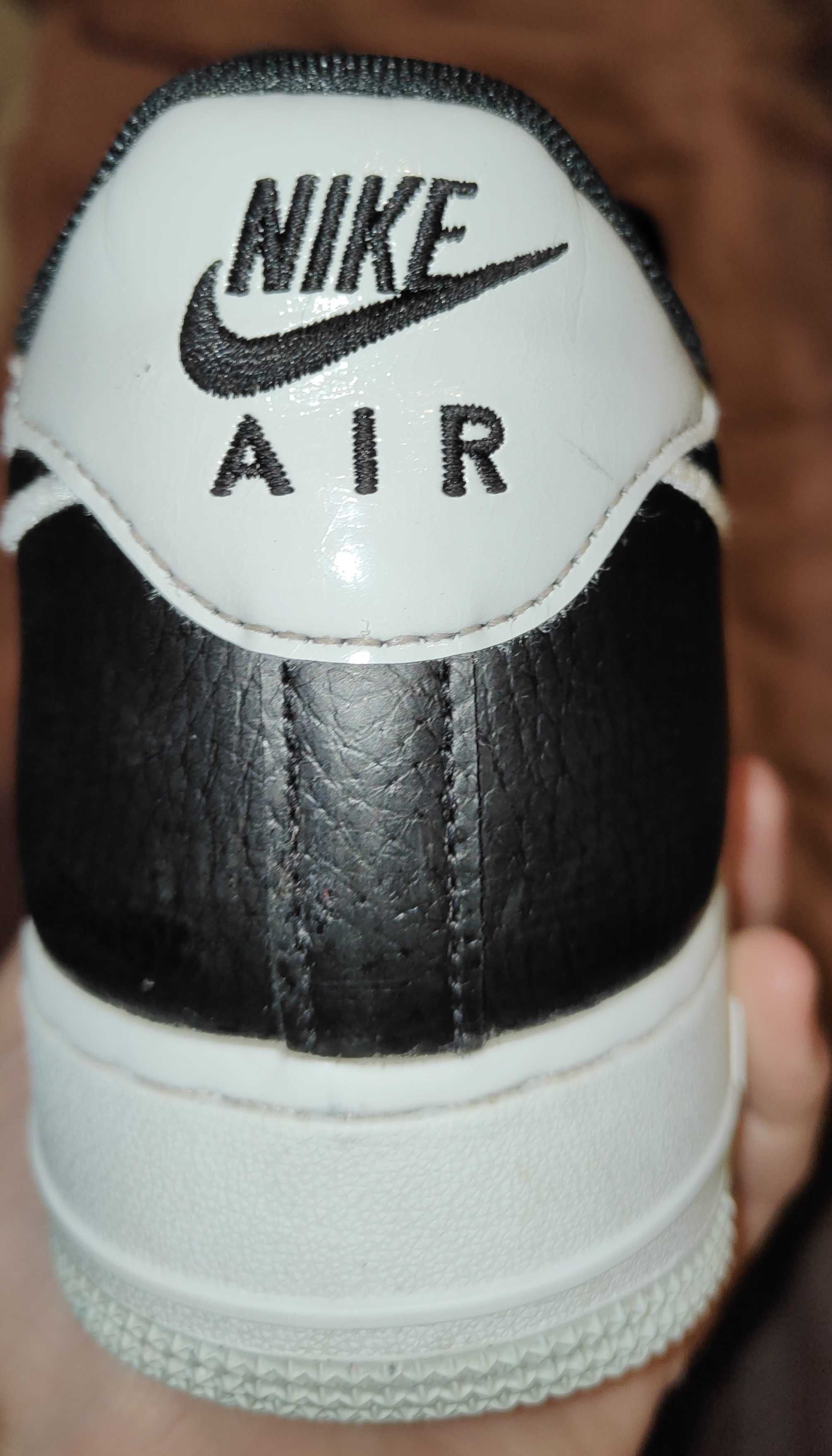 Nike air force 1'07 czarno-białe r.44,5