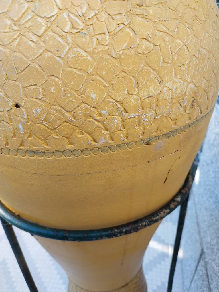 Dois jarrões grande com suporte em ferro | para jardim ou quintal