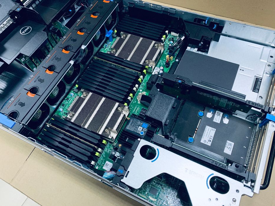 Сервер DELL Poweredge R730 2x E5-2680 V4 RAM 128Gb 2x400 SSD SAS