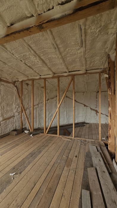 Утеплення піною,ангарів, дахів, каркасників, пінополіуретаном (ППУ)