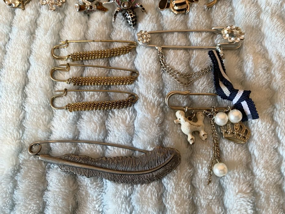 Броши значки прикраси