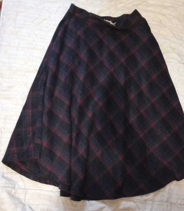 тепла, картата спідниця,нова.