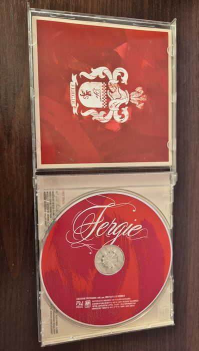 solowy album studyjny amerykańskiej piosenkarki Fergie "The Dutchess"