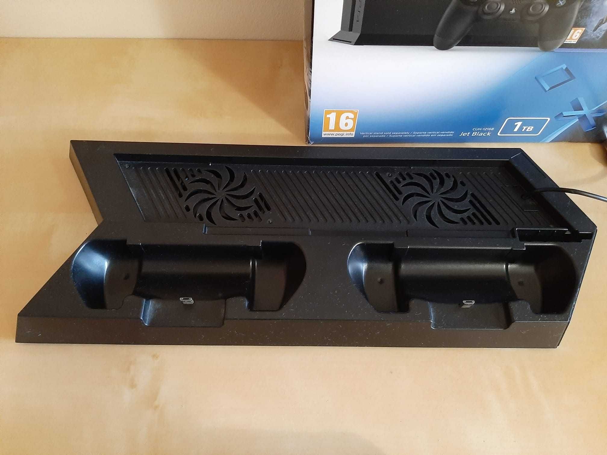 Playstation 4 1TB c/ Caixa + Stand Vertical