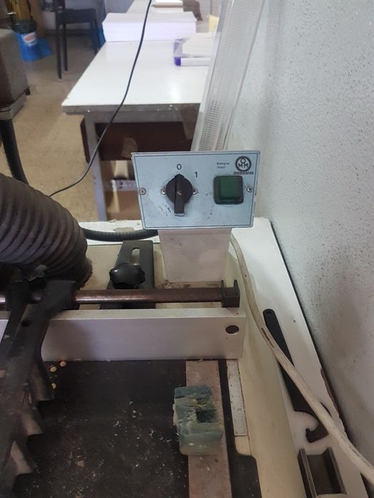 Máquina furar 2 cabeças. Fresadora copiadora.