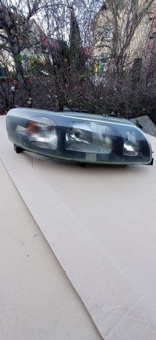 Lampa prawa przednia Volvo S60