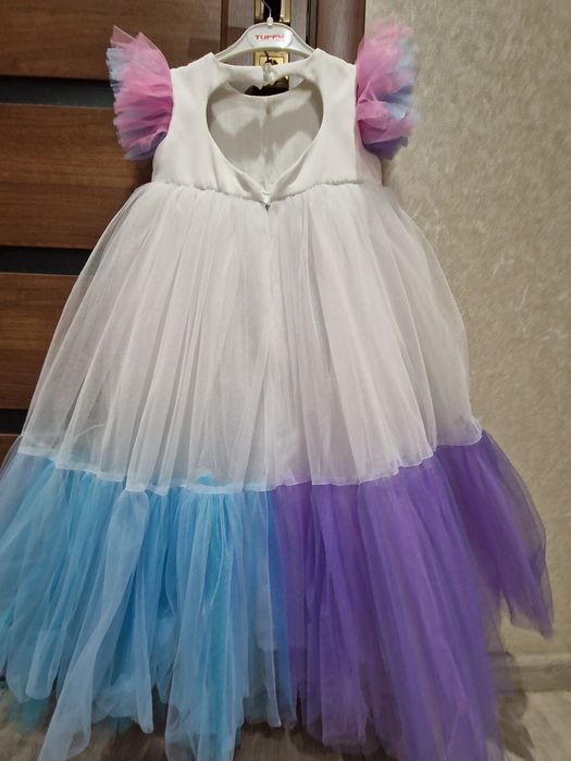 Платье на прокат  продажу на 5-8лет