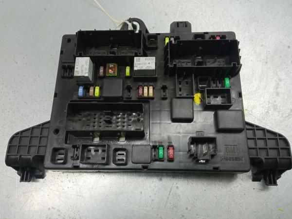 Caixa fusíveis / SAM / BSI OPEL Astra J