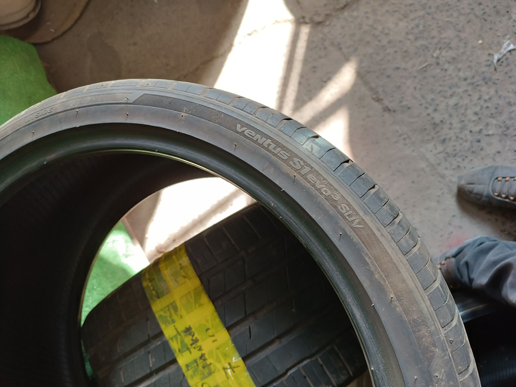 Шини літо Hankook 305/30/22 2020р. 6мм.