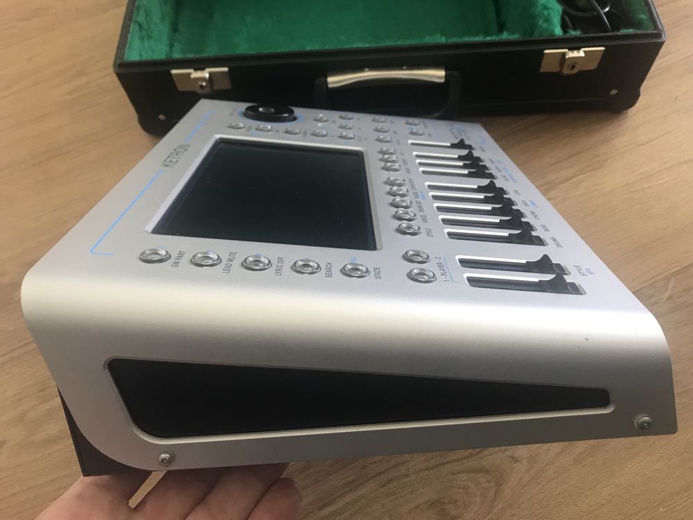 Ketron MidjPro + case original