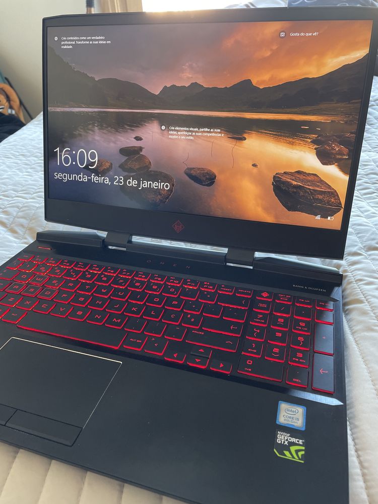 HP OMEN Laptop 15-dc0