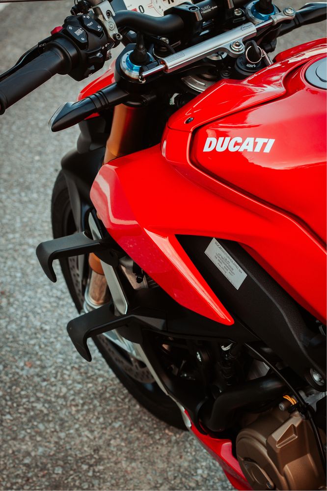 Ducati Streetfighter V4S Akrapovic