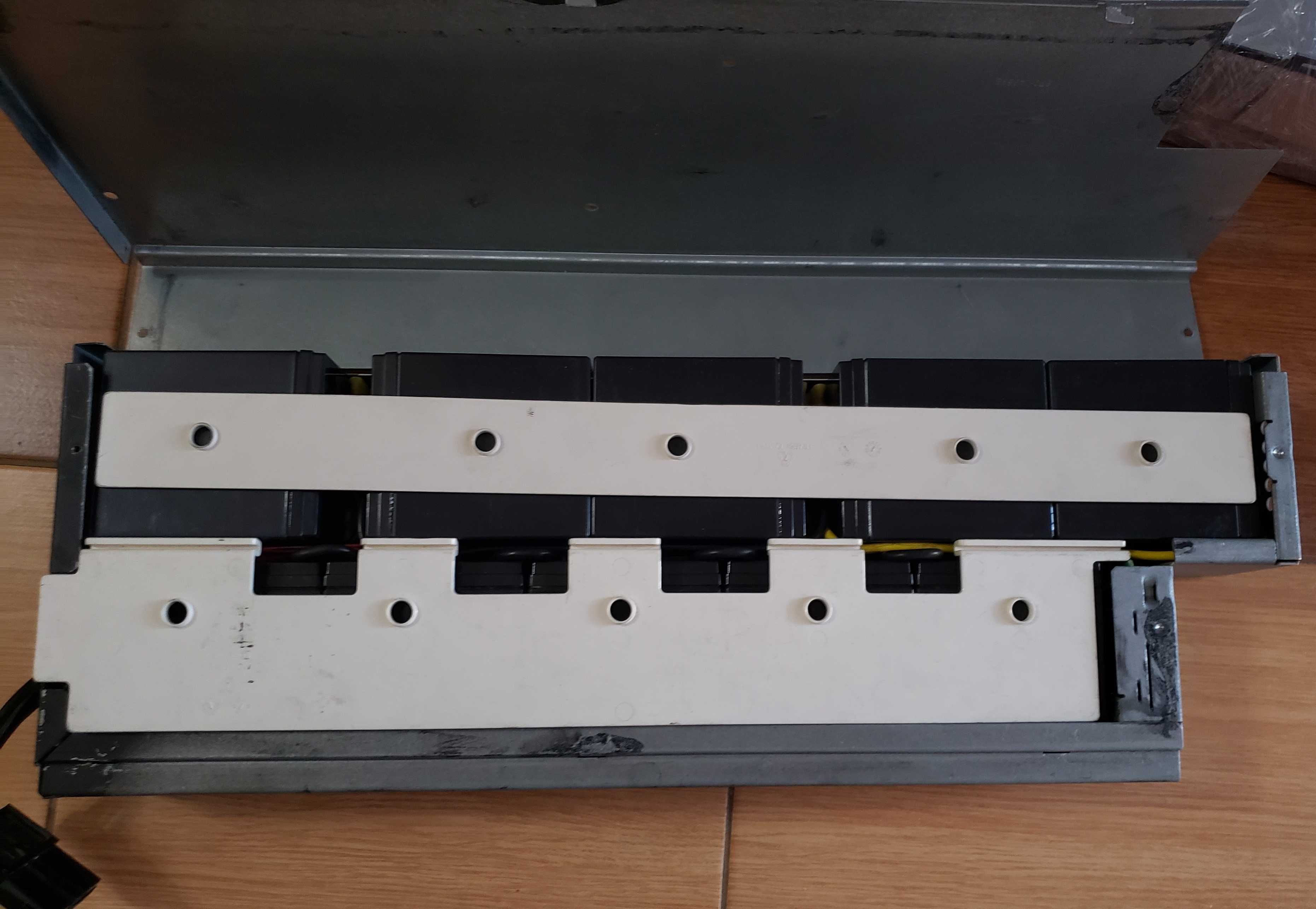 ББЖ APC Smart-UPS 2200VA 2U LCD Rackmount