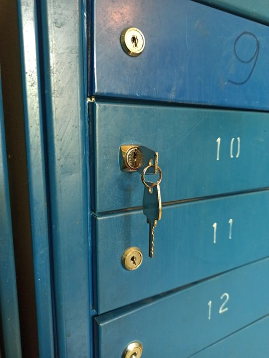 Установка замка на поштову скриньку у Києві заміна поштового замка