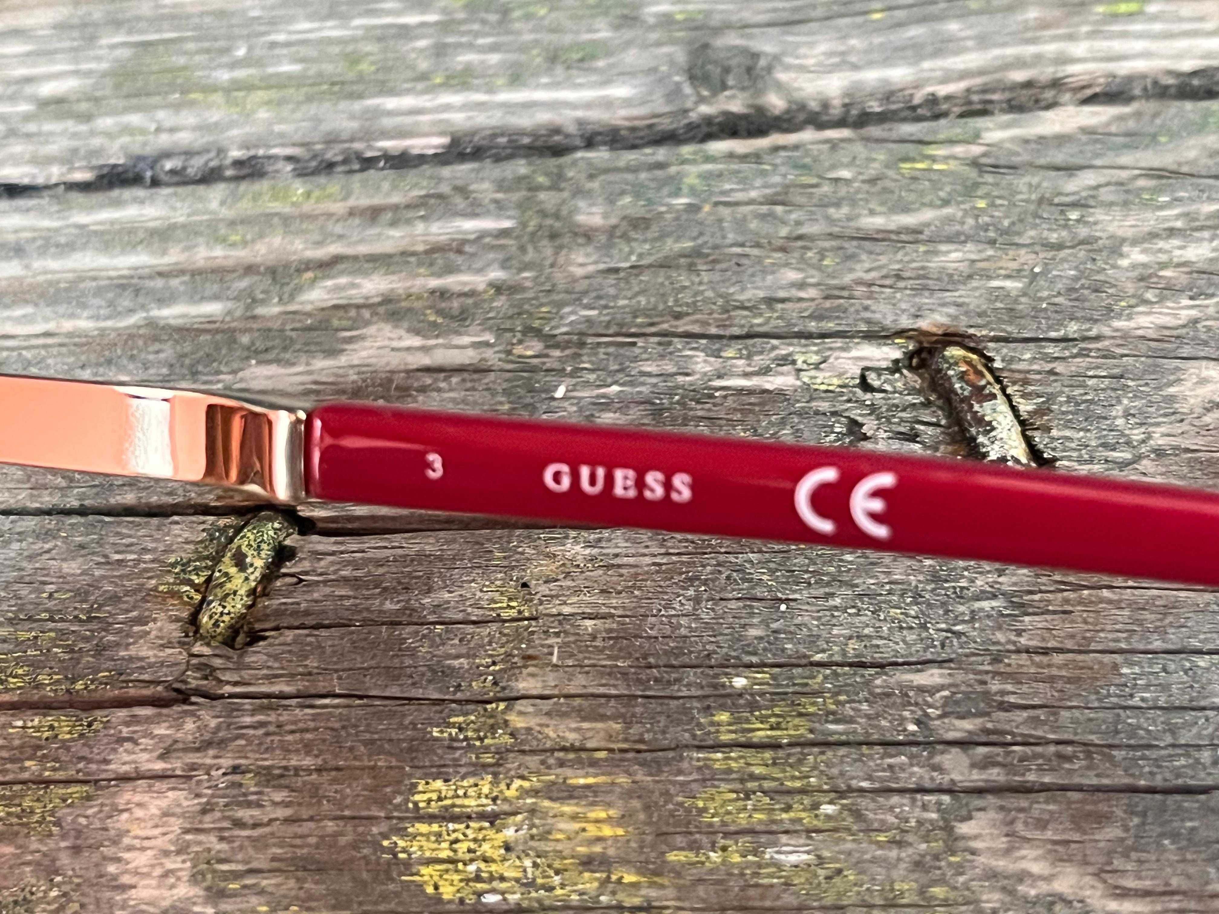 Óculos de Sol "GuEsS" (Mulher)