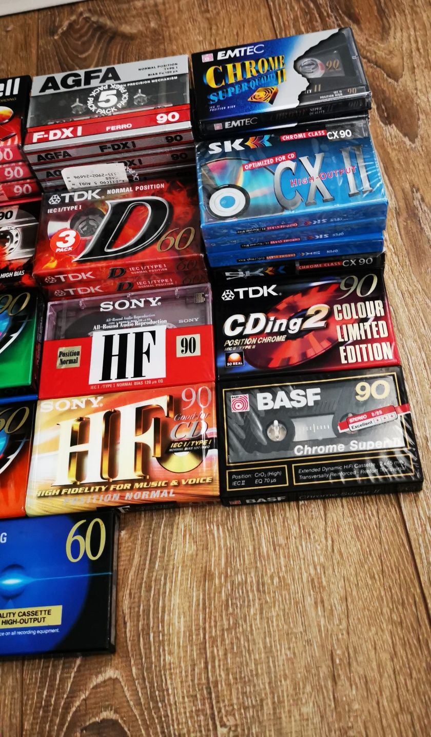 Kasety magnetofonowe nowe z 80-90 lat