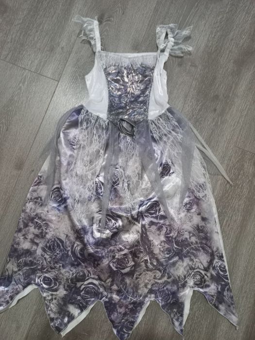 Продам платье на девочку карнавальное