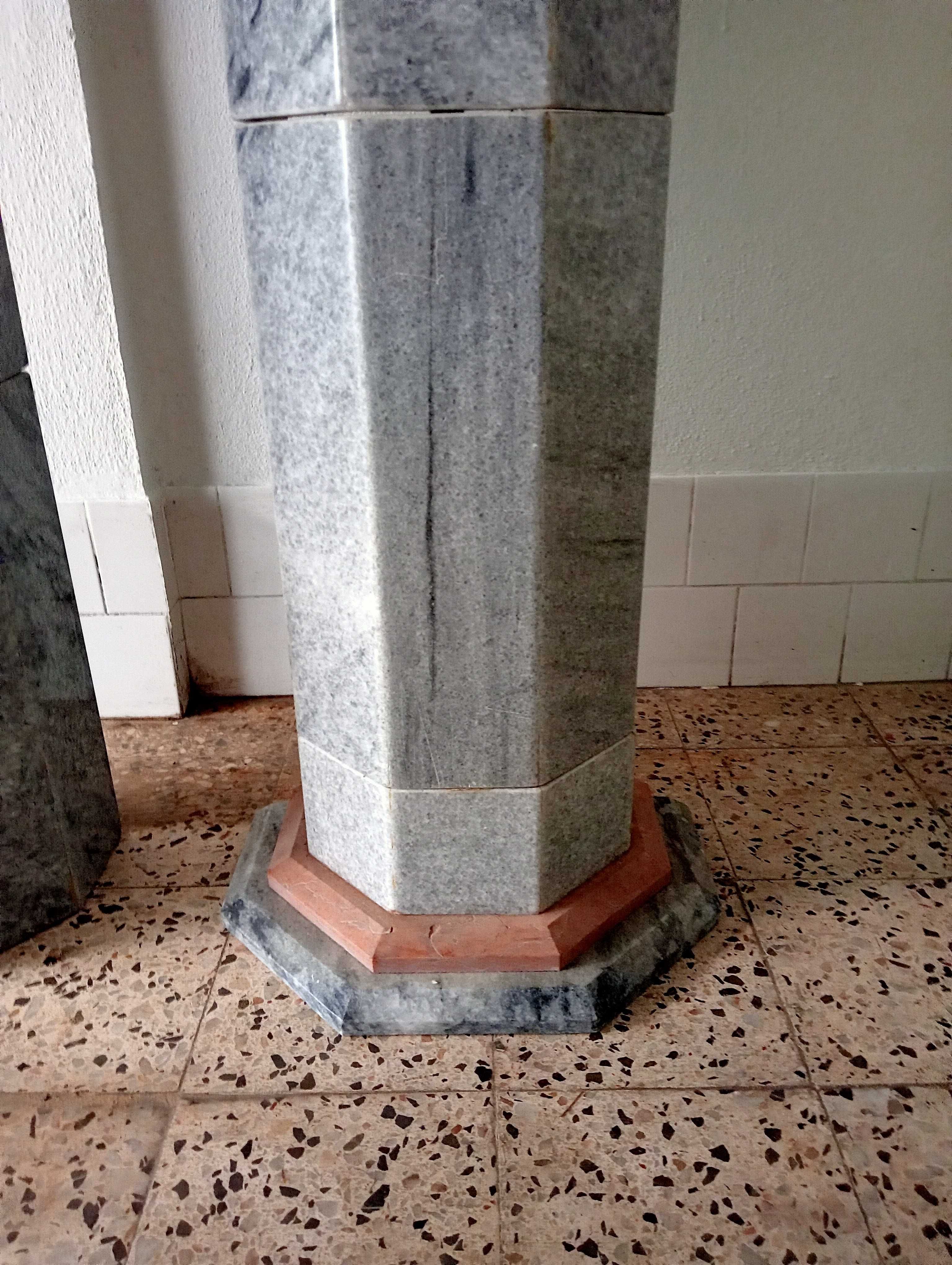 Coluna em pedra de granito