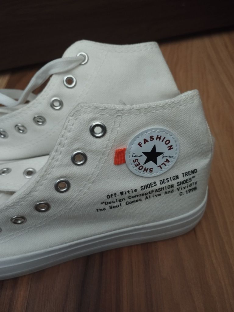 Nowe kremowe trampki 39