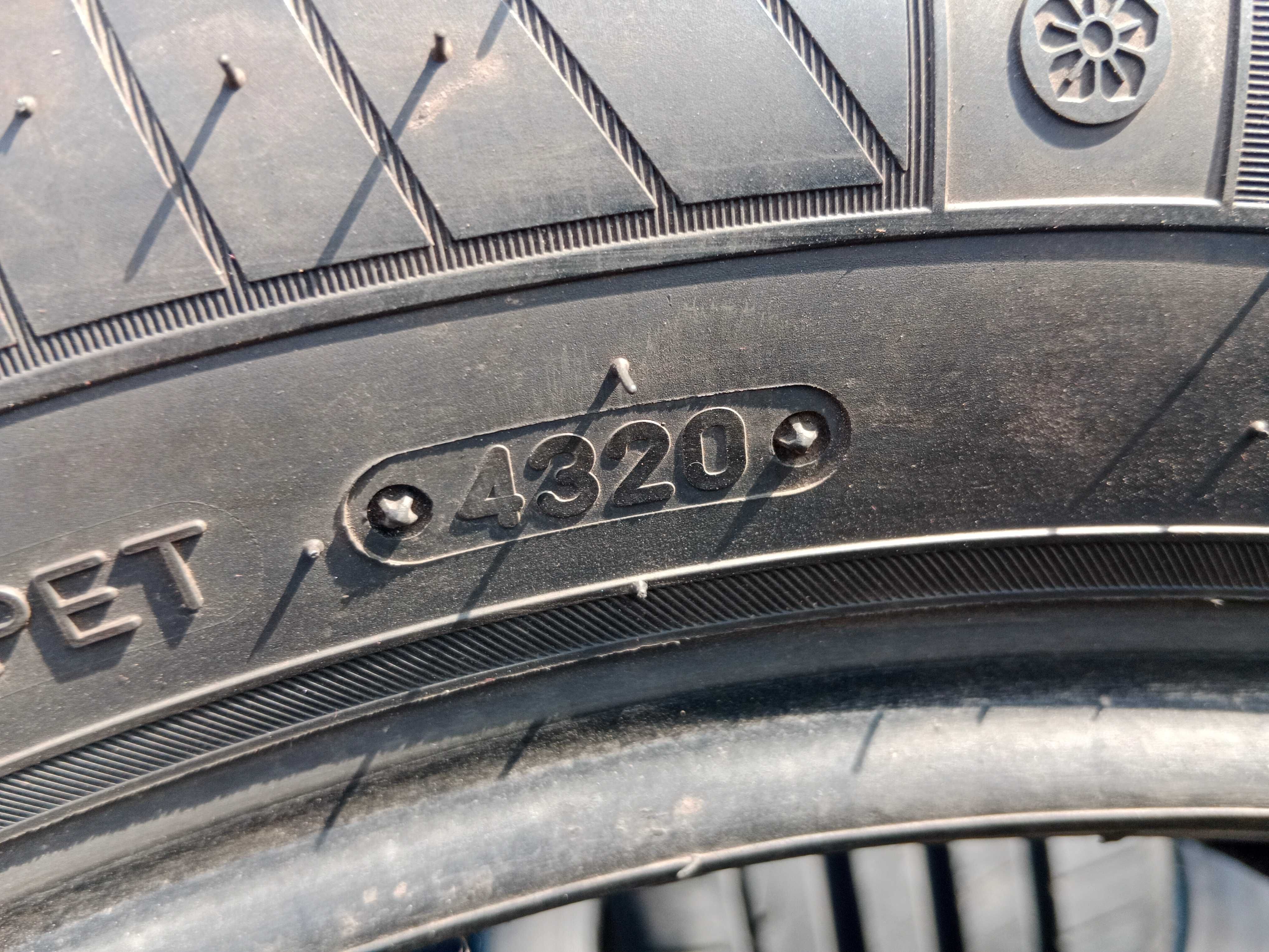 Opona używana 235/60R18 Triangle SeasonX TA01 1szt.