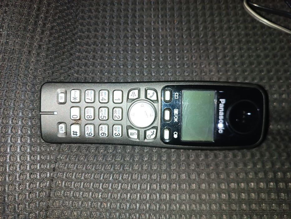 Продаю новий радіотелефон Панасонік,другий б/у в подарунок