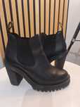 Dr Martens -botki na obcasie