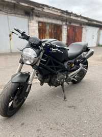 Ducati monster 696