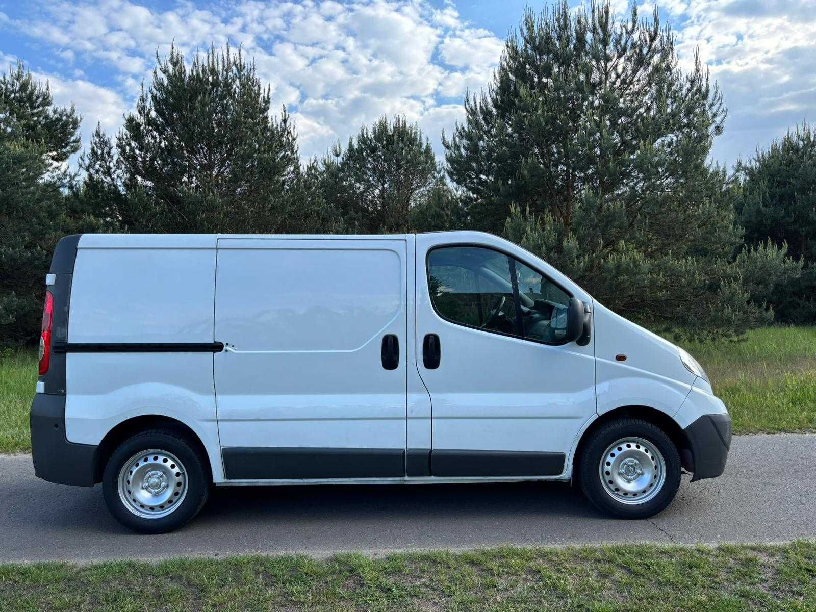 opel vivaro 2.0 cdti 2014r klima sprawna ,hak .tempomat