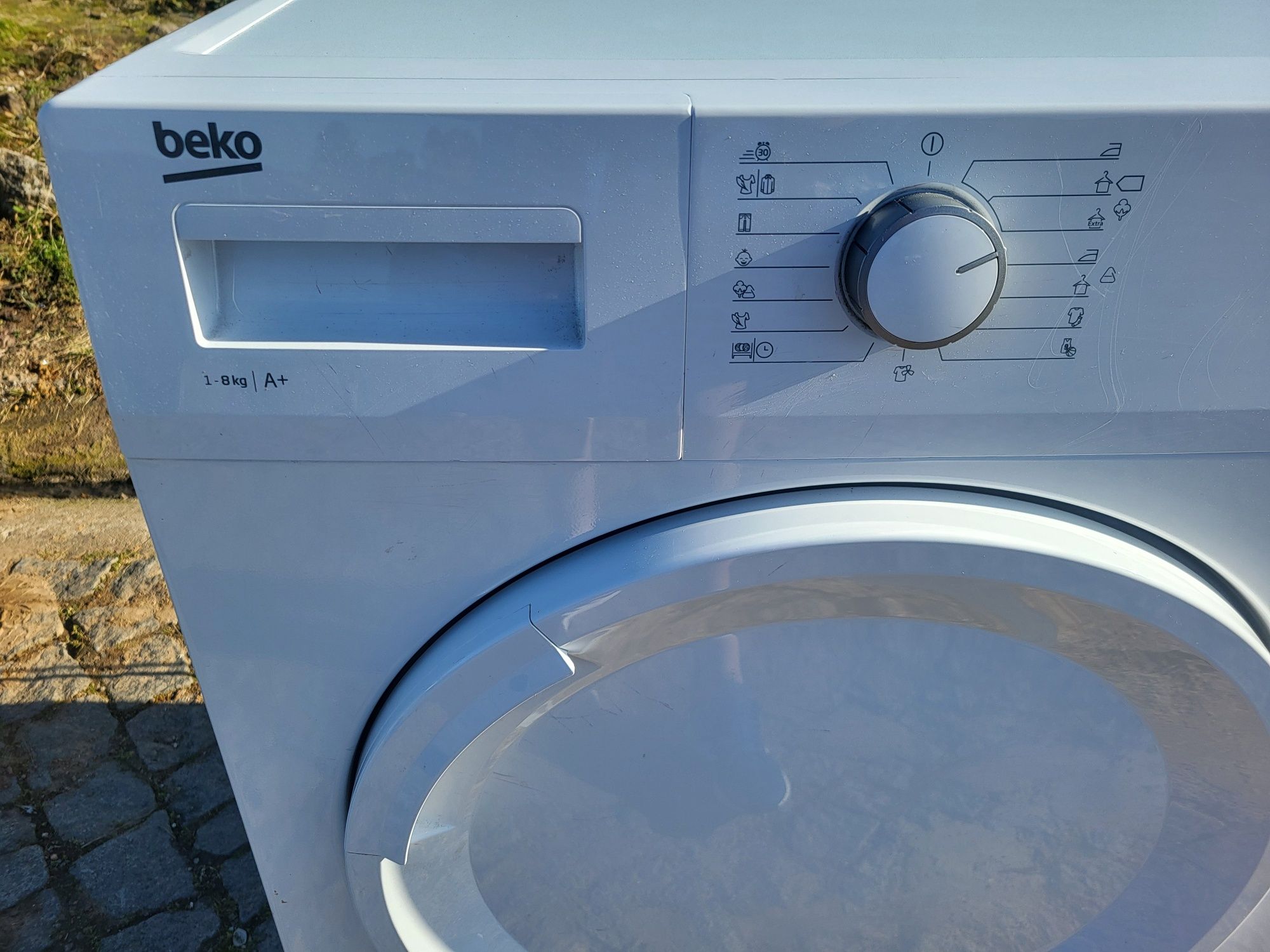 Máquina secar roupa Beko de condensação por bomba de calor com entrega
