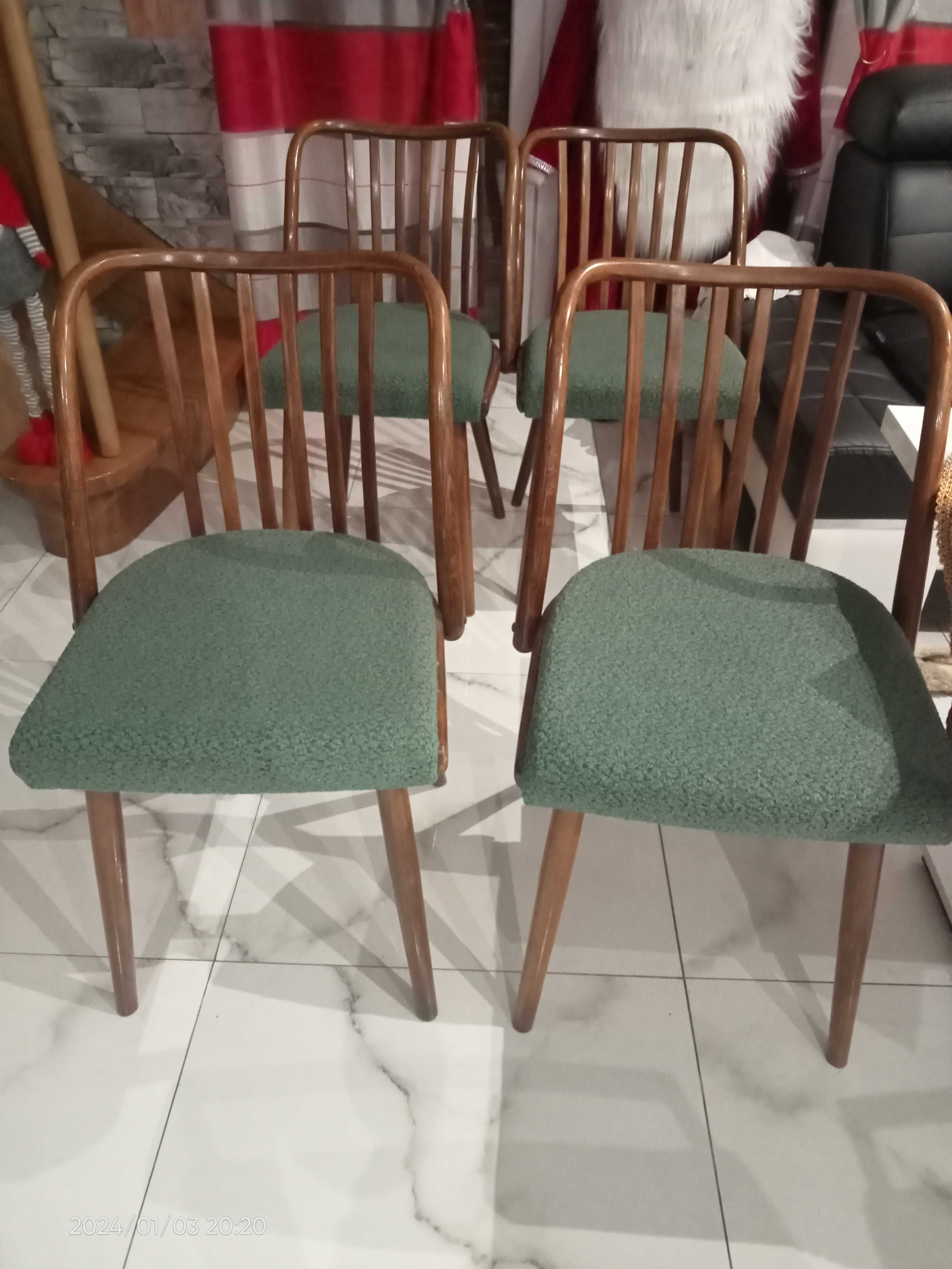 Komplet czterech krzeseł, produkcji Jitona lata 60/70