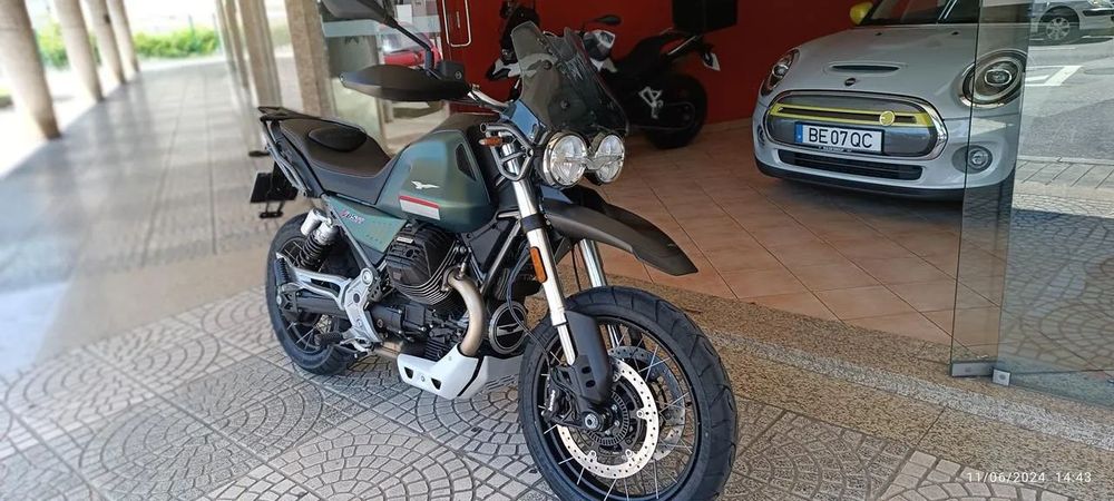 Moto Guzzi V85 Verde Altaj