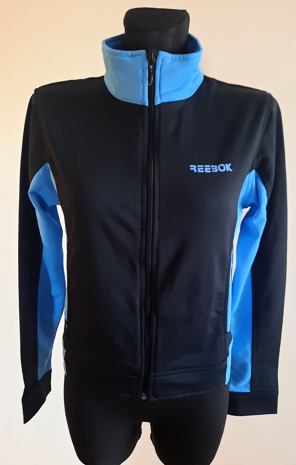 Bluza Reebok czarna,niebieska