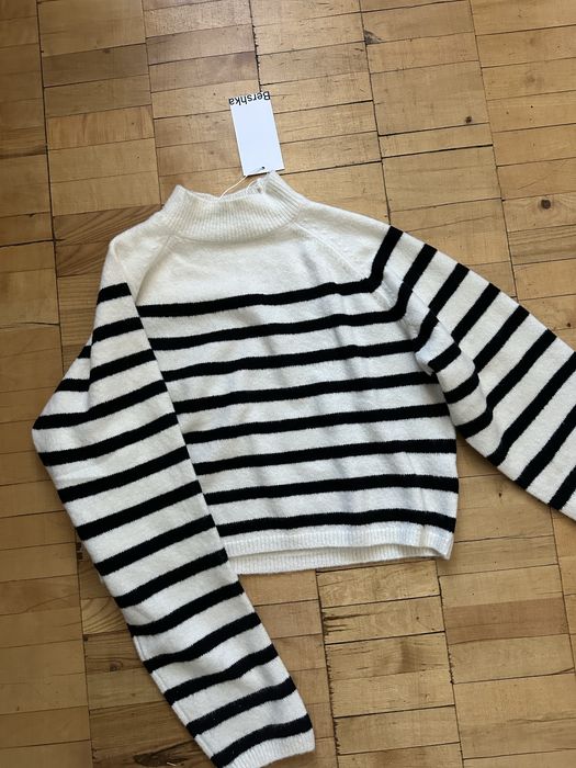 светр Bershka новий