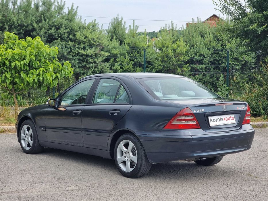 Продам Mercedes-Benz C-Class 2001. Можна в розстрочку, під викуп.