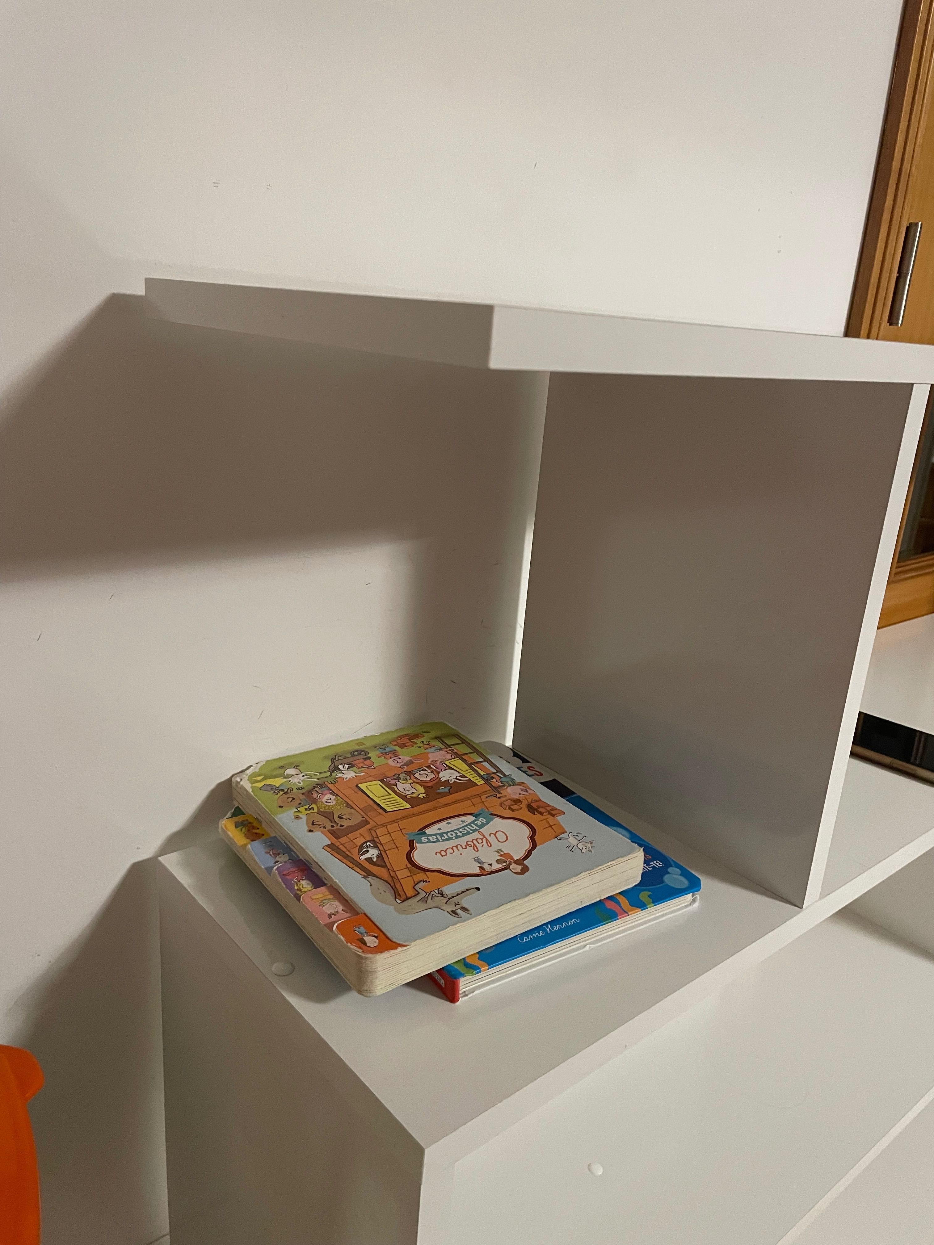 Estante Branca 100A x 120C (Bom estado)