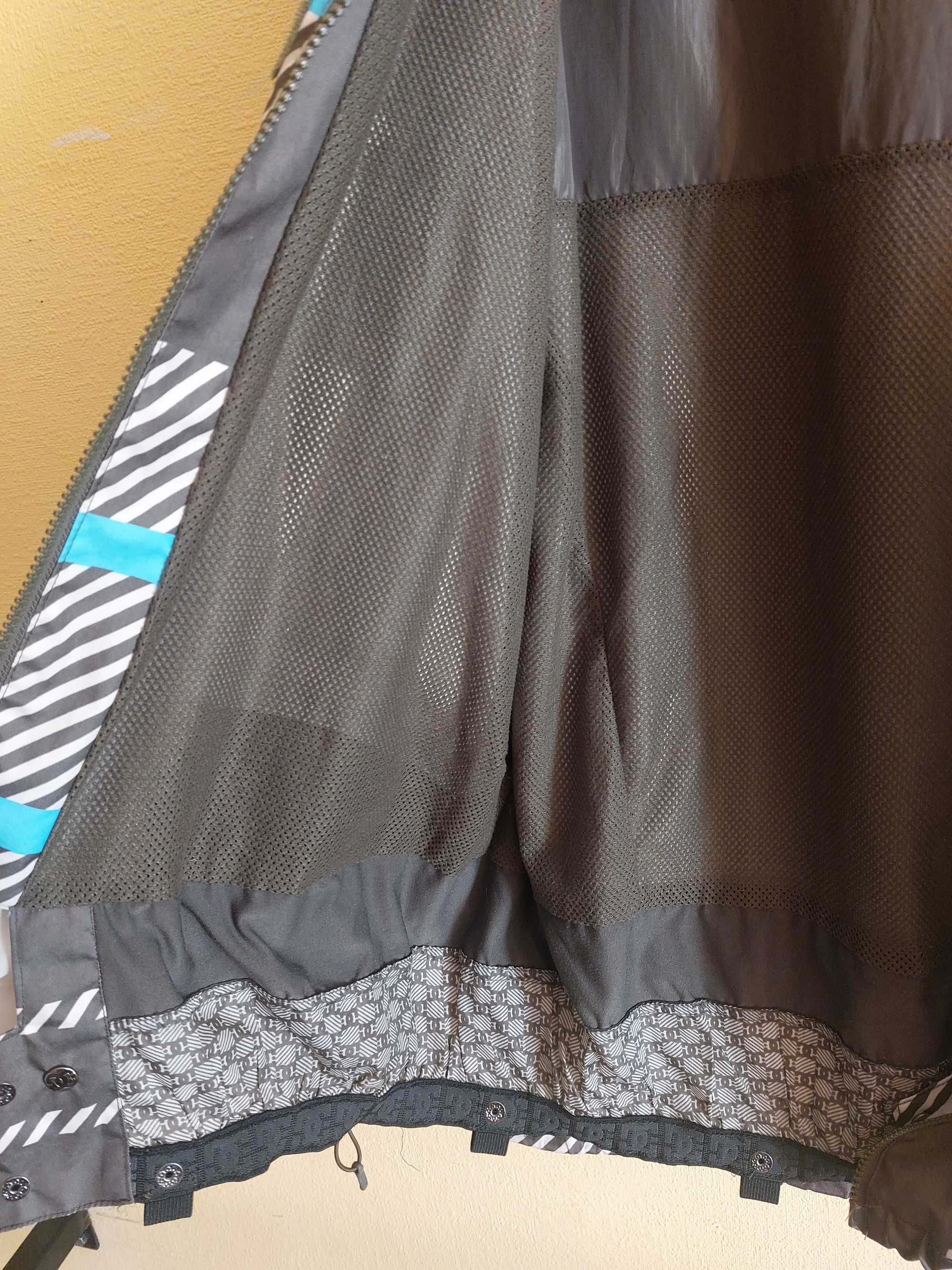Продам куртку. DC. Мужская. Размер L-Xl