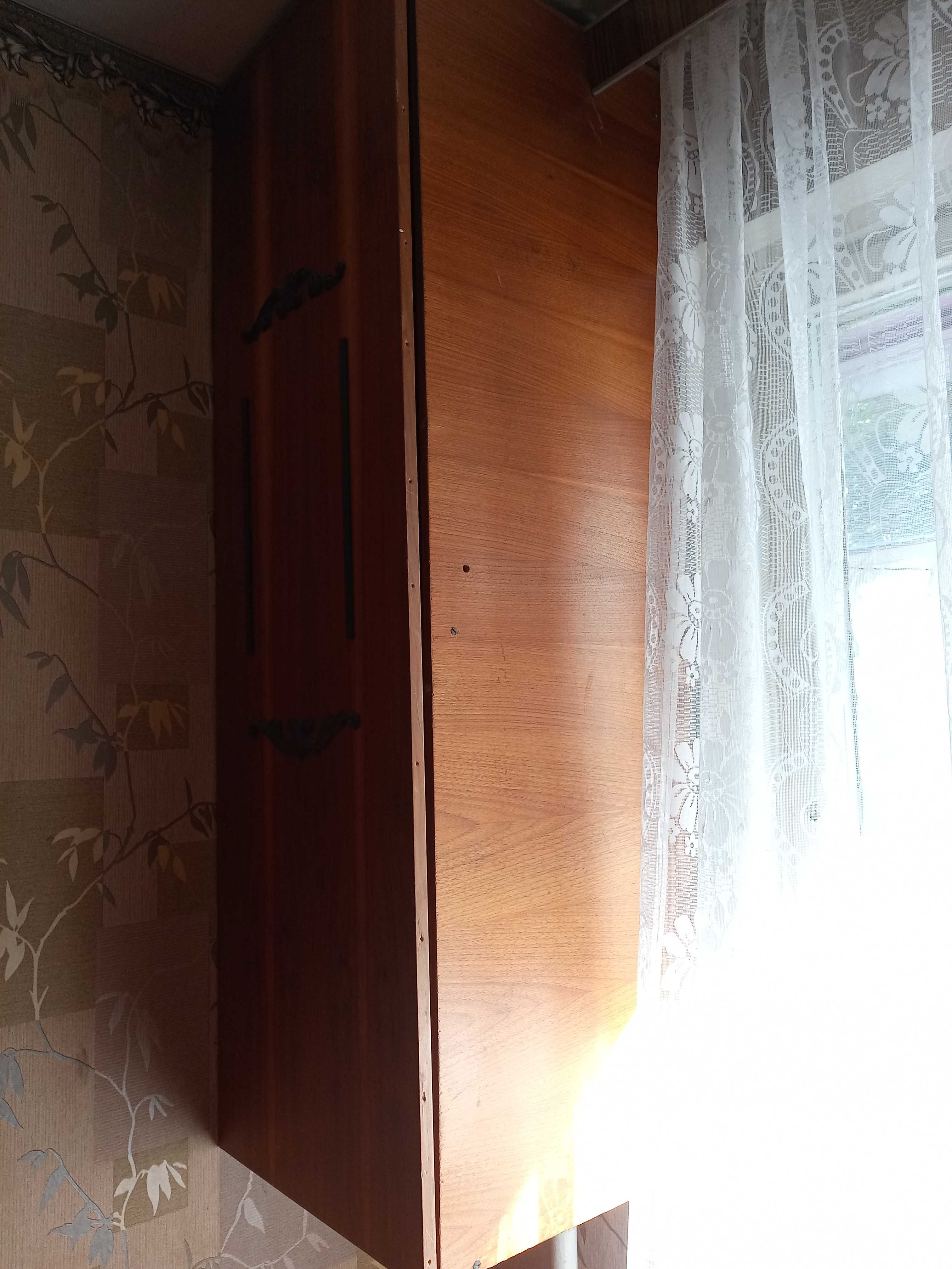 книжкова  полиця