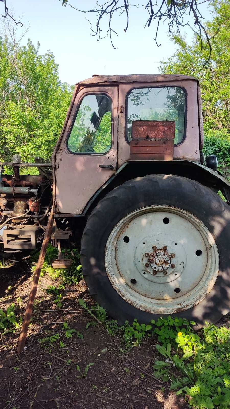 Продам трактор ЮМЗ (продам сеялку УПС-8 и прополочный культиватор)