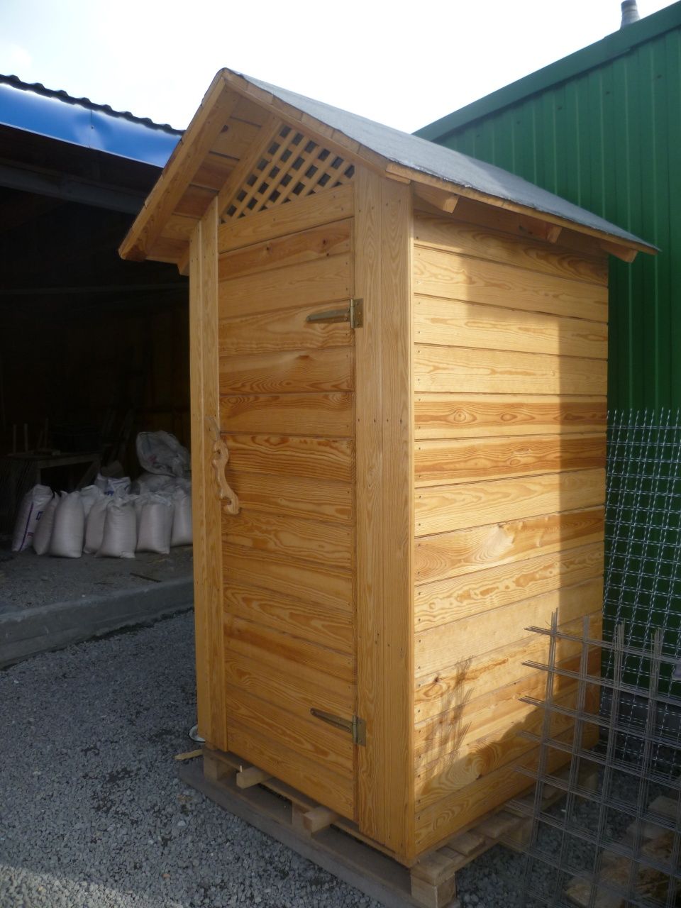 Туалет (деревянный)