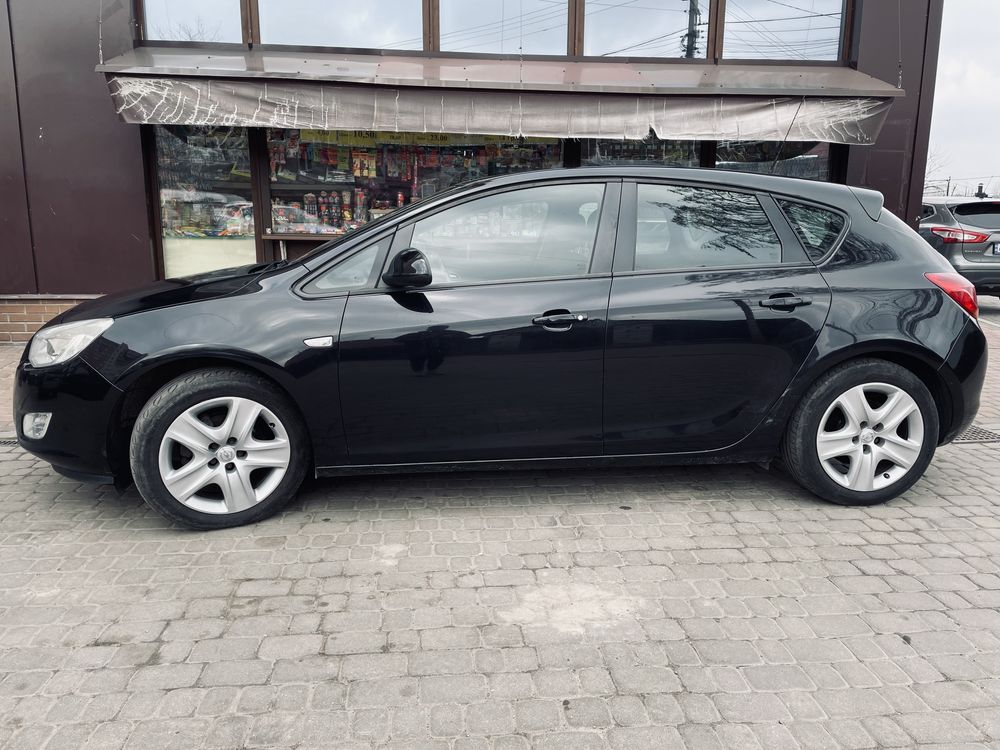 Opel Astra J 2010 1.4 газ/бенз