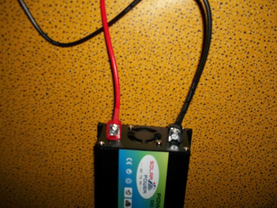 инвертер новый рабочий 220 вольт от АКБ