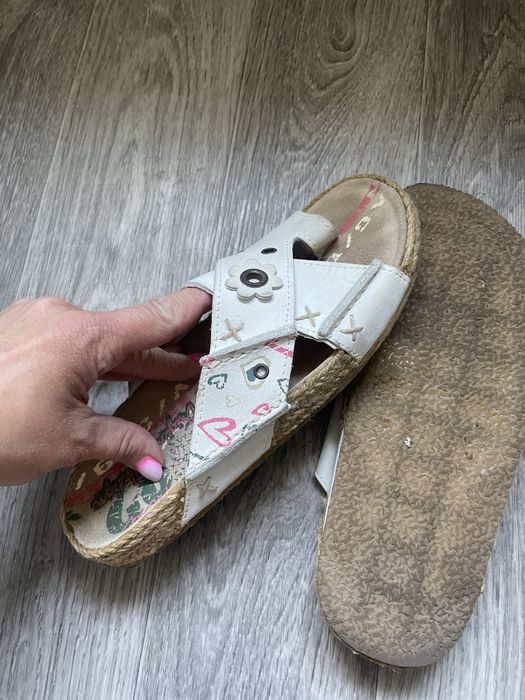 Шльопанці типу birkenstock